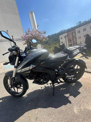 BAJAJ DOMINAR 160 